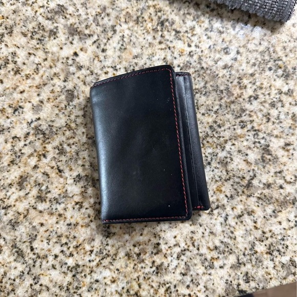 Roundtree & Yorke tri-fold wallet - Picture 11 of 15